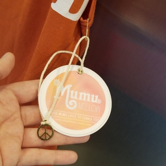 💕SHOW ME YOUR MUMU Hello Weekend Graphic Tank Top - Picture 7 of 7